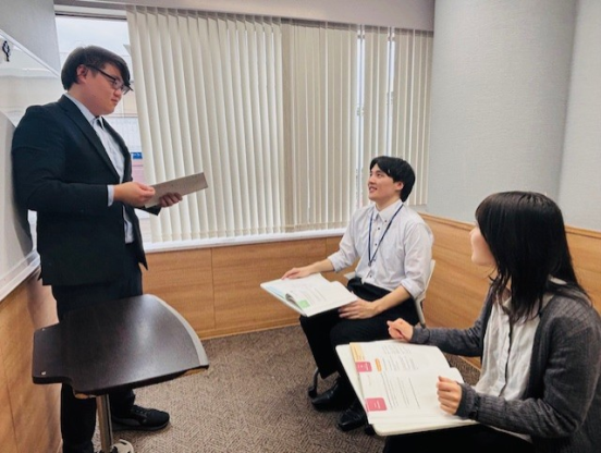 イーオン新百合ヶ丘校なら、質の高い講師があなたの学びを全力でサポートします。