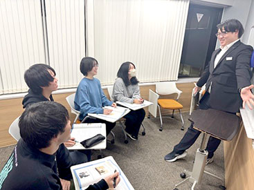 イーオン新百合ヶ丘校なら、会議・商談・プレゼンに強い英語スキルを身につけられます。