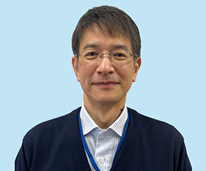 イーオン橋本校の日本人講師Hiroshi先生。