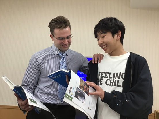 イーオン小田原駅前校は、プライベートレッスンが大人気。あなたに合わせた目的やスケジュールで無理なく続けられる。