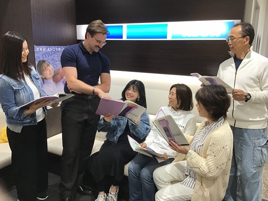 イーオン小田原駅前校には、レッスン以外でも英語を話す環境があります。