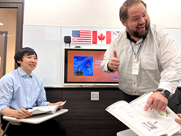 イーオン仙台ロフト校の講師は、親しみやすく明るい雰囲気です。