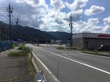 諏訪ステーションパーク校の道順写真2。諏訪ステーションパーク校は諏訪ステーションパーク内です。