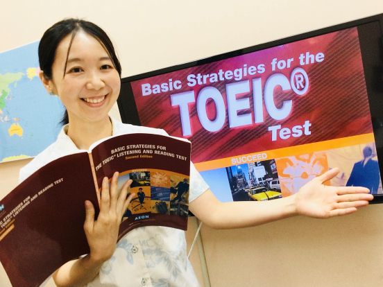 イーオン那覇新都心校にはTOEICを教えるベテラン教師がいます。