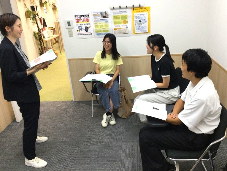 イーオン枚方校では生徒様の学習サポートや成長をしっかり支えます