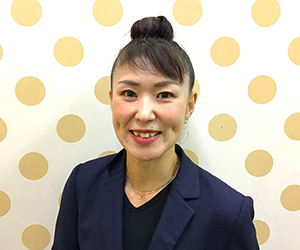 イーオン高槻校の日本人講師のJunko先生。