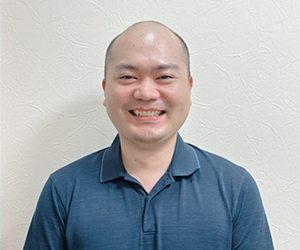 イーオン茨木校の日本人講師のTatsuya先生。