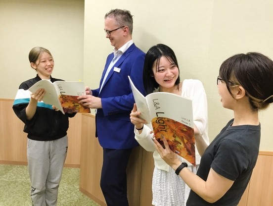 イーオン佐賀校は高校生の生徒様も多く通学されており、積極的に英語でコミュニケーションが取れるようになってます。