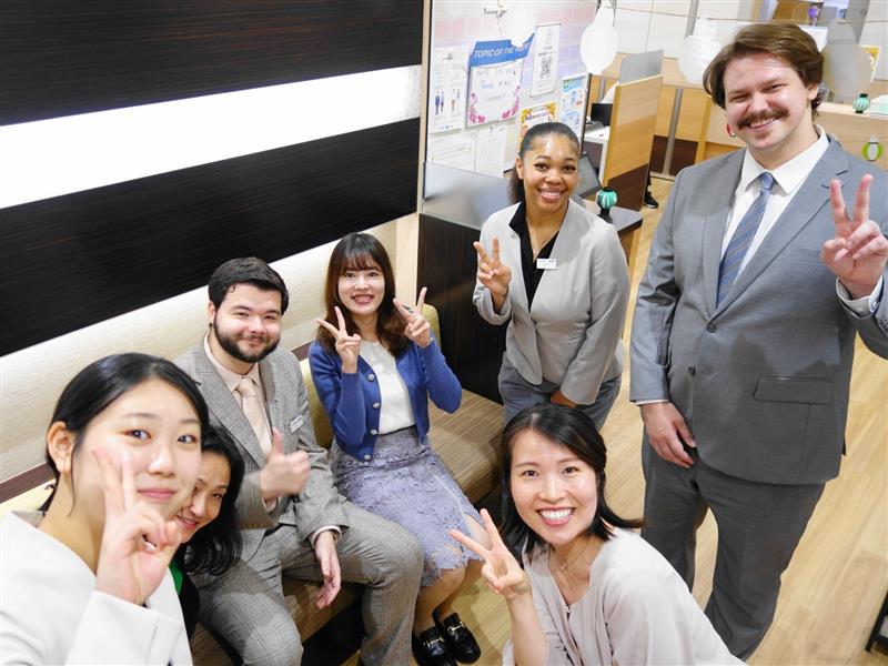 イーオン北越谷校のスタッフは、親しみやすく明るい雰囲気です。