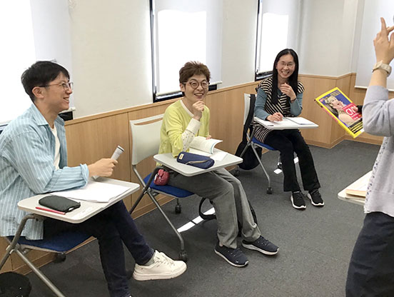 イーオン大宮西口校には、英語教育のスペシャリストが在籍しています。