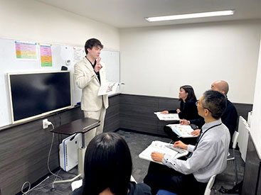 イーオン所沢校では、あなたのビジネス目標達成を全力でバックアップします。