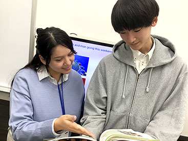 イーオンエルミこうのす校のスタッフは、生徒様の学習を力強くサポートします。