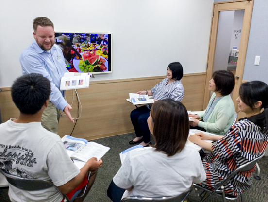 イーオン松江校なら、クラスメイトと楽しみながら英語を身につけられます。