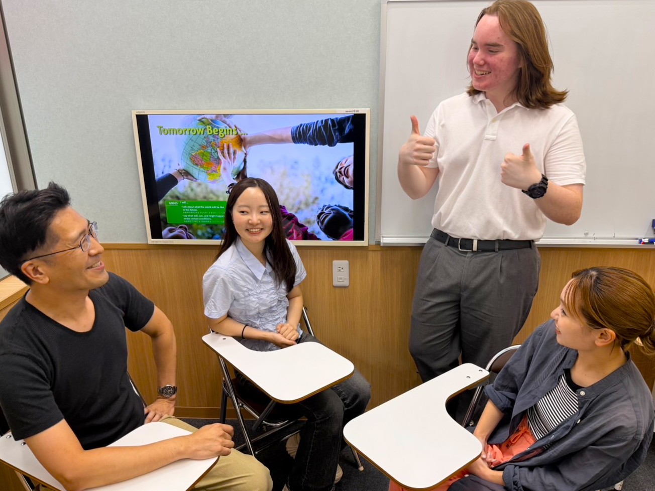 イーオン浜松校では、海外旅行や留学に必要な英会話を楽しく学べます。