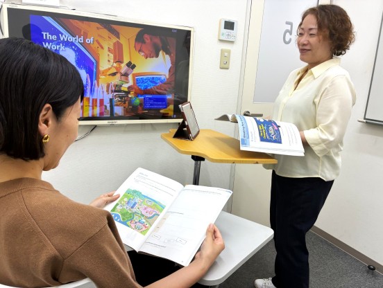 イーオン藤枝校では、親しみやすく実力派の講師が指導します。