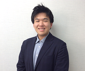 イーオンキッズ池袋本校の日本人講師のYosuke先生。