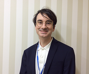 イーオンキッズ池袋本校の外国人講師のEdward先生。