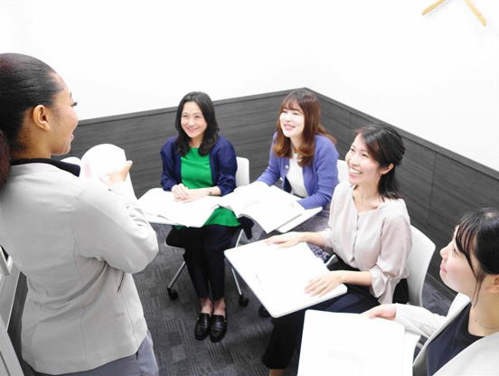 グループレッスンだとみんなで楽しく学習できる♪