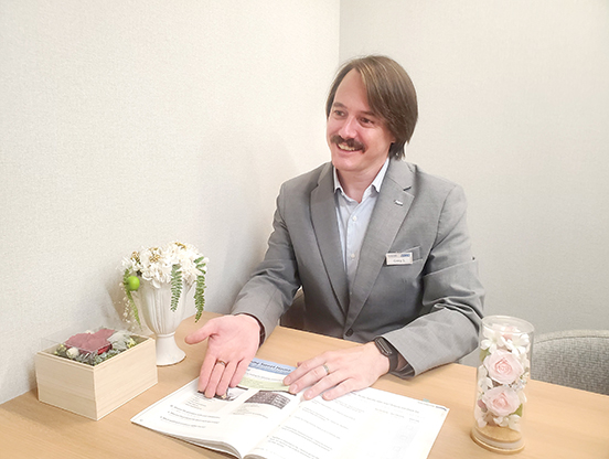 イーオン西葛西校のスタッフは、生徒様の学習を力強くサポートします。