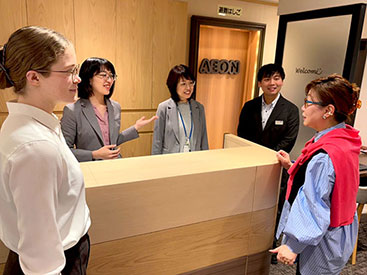 イーオン吉祥寺校は、豊富なクラス数で通学しやすい。