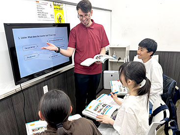 イーオン三鷹校は平日夜・土曜日のグループレッスンが人気！