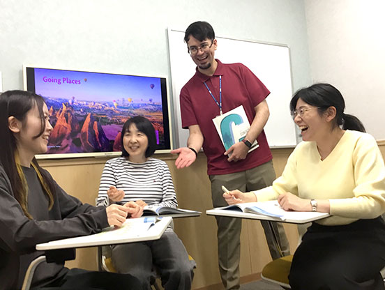 イーオン国分寺校では、生徒様が安心して学べるようスタッフが支援します。