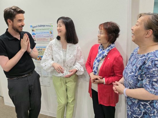 イーオン調布校では優しい先生と楽しく英会話力が身に付きます。